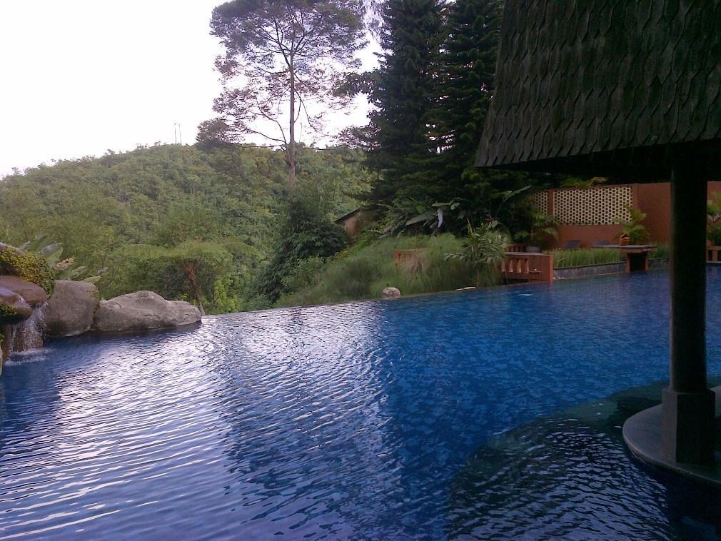 Sangria Resort And Spa Lembang Exterior foto