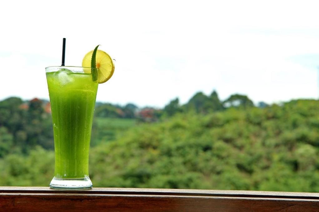 Sangria Resort And Spa Lembang Exterior foto
