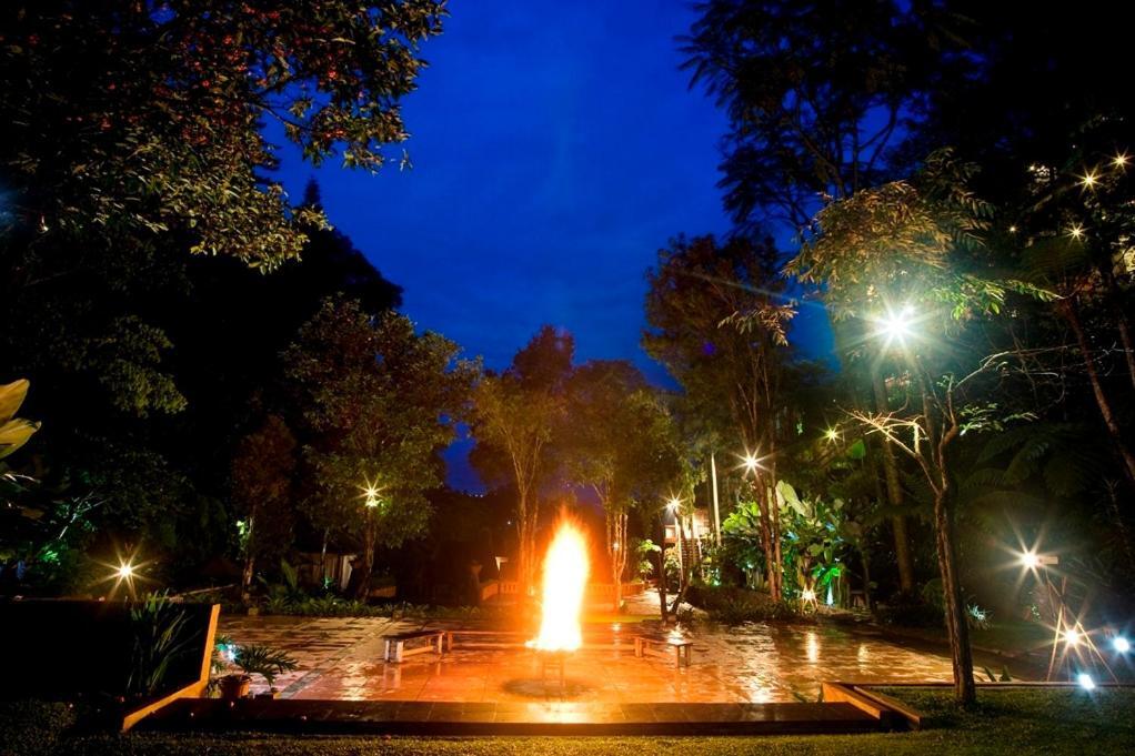 Sangria Resort And Spa Lembang Exterior foto